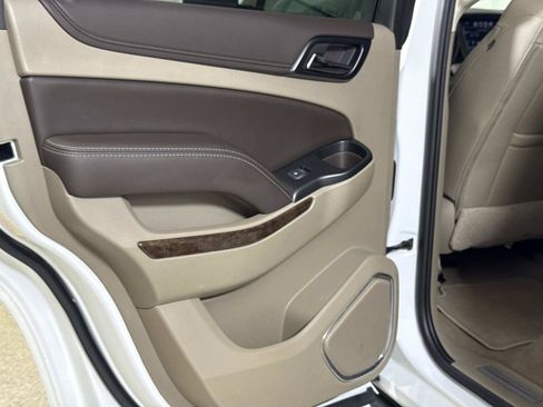 Used 2019 Chevrolet Tahoe LT w/ Luxury Package AWD/4WD image 13