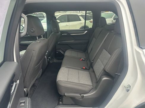 Used 2025 GMC Acadia Elevation image 19