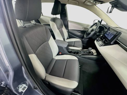 Used 2025 Toyota Corolla LE w/ Convenience Package FWD image 30