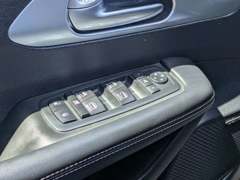 Used 2020 Chrysler Pacifica Limited w/ Advanced Safetytec Group FWD image 22