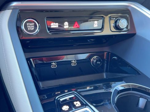 New 2025 Audi Q5 Premium image 19