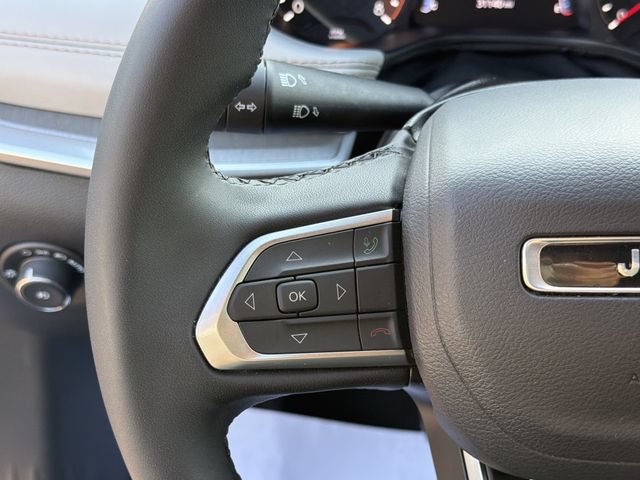 Used 2025 Jeep Compass Limited AWD/4WD image 21
