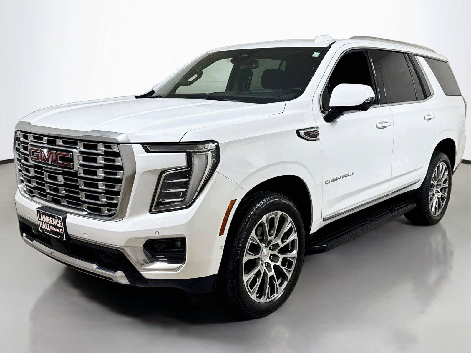 Certified 2025 GMC Yukon Denali AWD/4WD image 1
