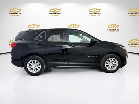Used 2020 Chevrolet Equinox LS w/ LS Convenience Package FWD image 9