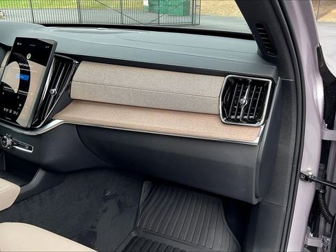 New 2026 Volvo XC90 B6 Plus w/ Protection Package Premier image 29