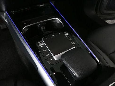 Certified 2022 Mercedes-Benz GLB 250 image 15