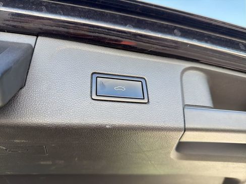 Used 2018 Volkswagen Atlas SE FWD image 22
