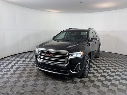 Used 2023 GMC Acadia SLT w/ Preferred Package image 2