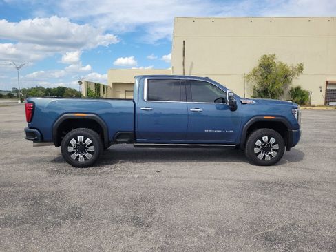 Used 2024 GMC Sierra 2500 Denali w/ Denali Reserve Package AWD/4WD image 4