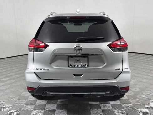 Used 2018 Nissan Rogue SV FWD image 6
