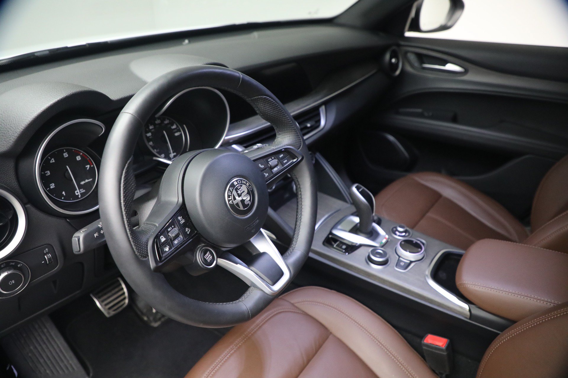 Used 2023 Alfa Romeo Stelvio Ti w/ Active Assist Plus Package AWD/4WD image 20