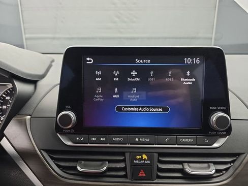 Used 2024 Nissan Altima 2.5 SV FWD image 30