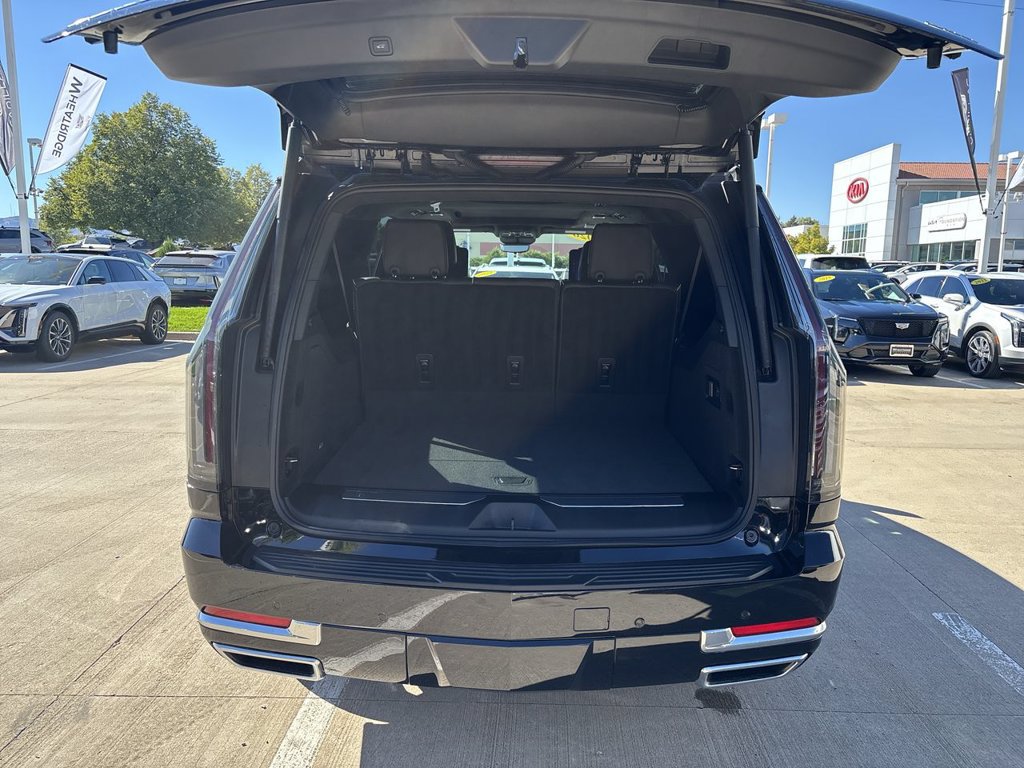 Certified 2026 Cadillac Escalade ESV Platinum Luxury AWD/4WD image 27