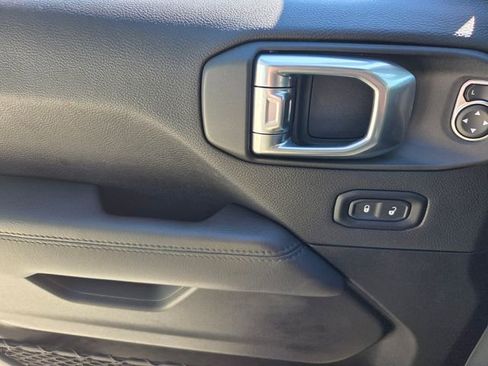 Certified 2022 Jeep Wrangler Unlimited Sahara image 27