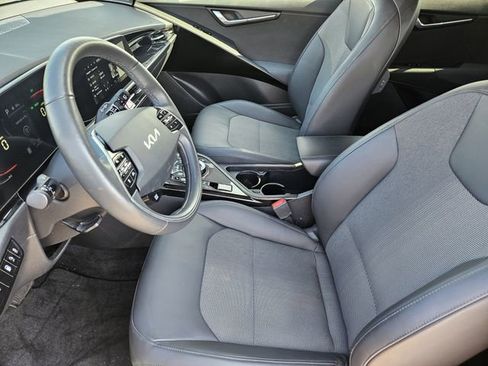 Used 2023 Kia Niro EX w/ EX Cold Weather Package image 14