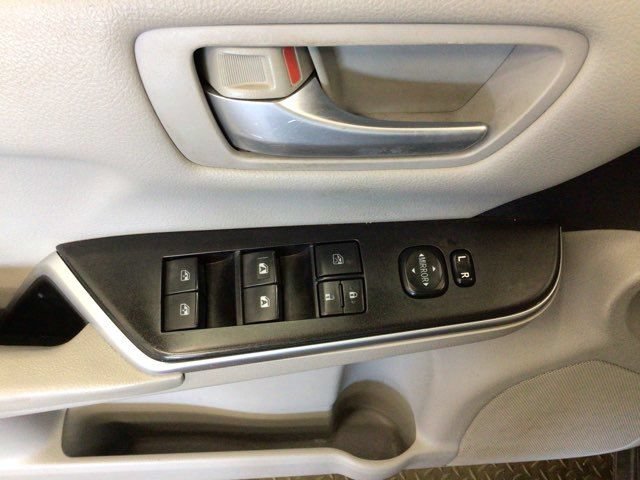 Used 2017 Toyota Camry LE FWD image 8