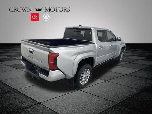 Used 2025 Toyota Tacoma Limited AWD/4WD image 6
