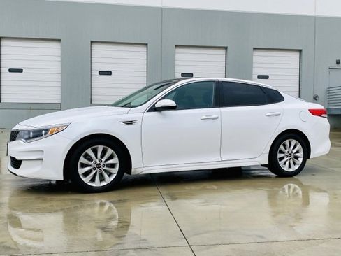 Used 2017 Kia Optima EX w/ Premium Package image 1