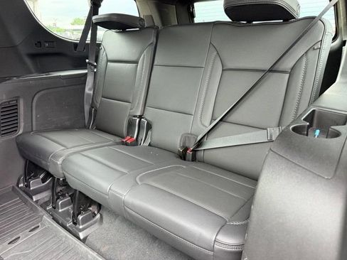 Used 2023 GMC Yukon XL Denali AWD/4WD image 8