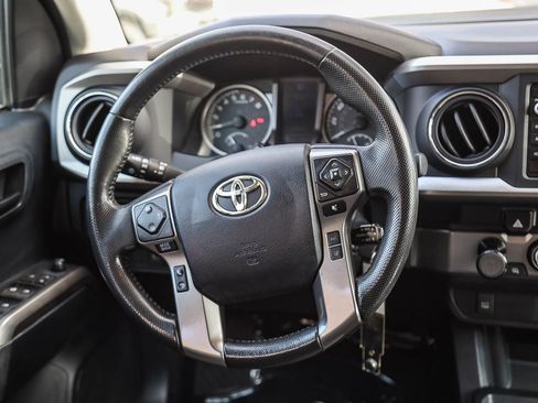 Used 2019 Toyota Tacoma SR5 RWD image 15