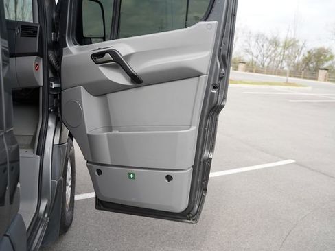 Used 2018 Mercedes-Benz Sprinter 2500 image 17