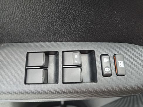 Used 2015 Toyota RAV4 XLE AWD/4WD image 26