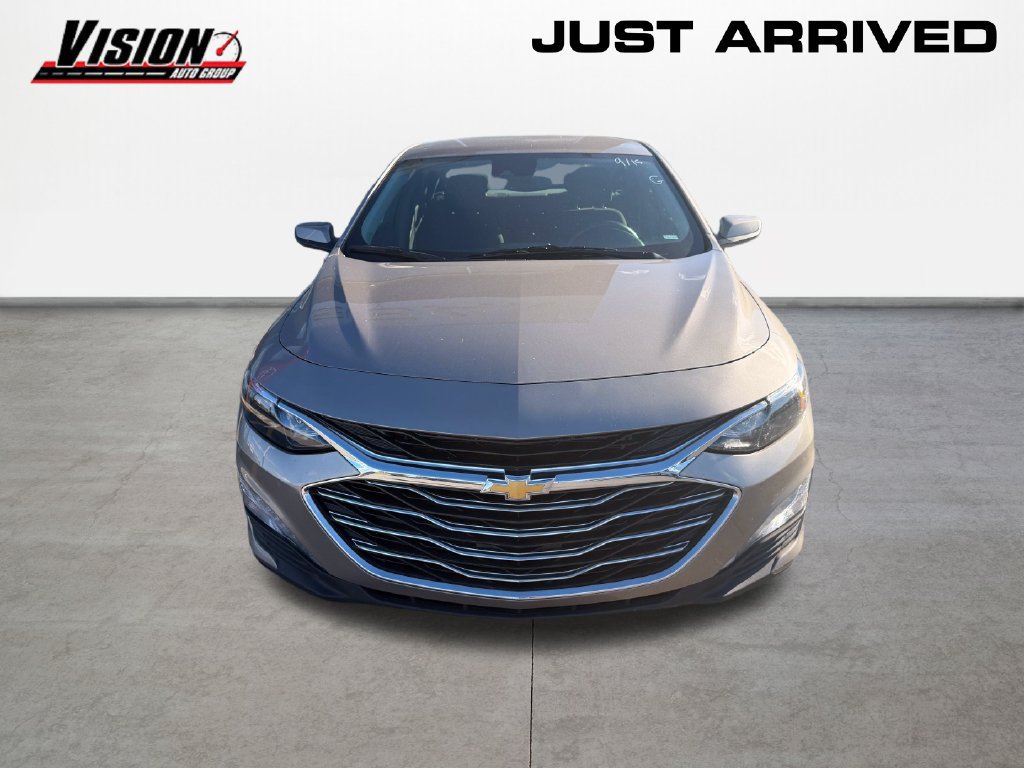 Used 2024 Chevrolet Malibu LT FWD image 2