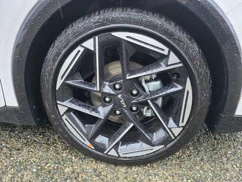 New 2025 Kia K4 GT-Line image 9