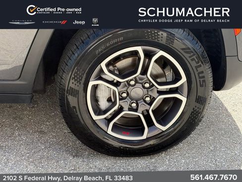 Used 2022 Jeep Grand Cherokee Trailhawk AWD/4WD image 9