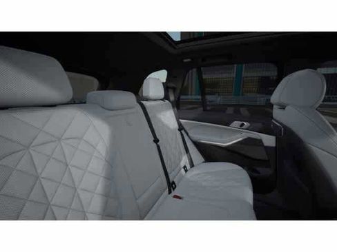 Used 2026 BMW X5 sDrive40i w/ M Sport Package RWD image 12
