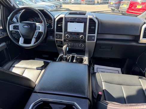 Used 2018 Ford F150 Lariat image 39
