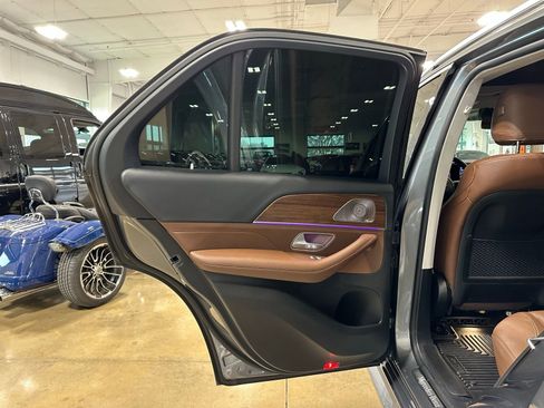 Used 2024 Mercedes-Benz GLE 350 4MATIC image 39