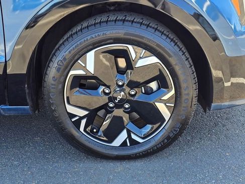 Certified 2023 Kia Niro Wave w/ Wave Preserve Package FWD image 11