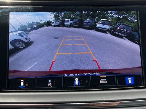 Used 2024 Buick Enclave Premium AWD/4WD image 16