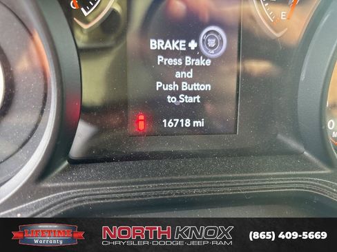 Used 2024 Jeep Wrangler Willys image 31