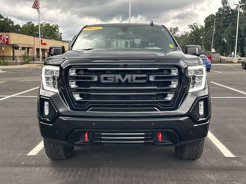 Used 2022 GMC Sierra 1500 AT4 w/ AT4 Preferred Package AWD/4WD image 3