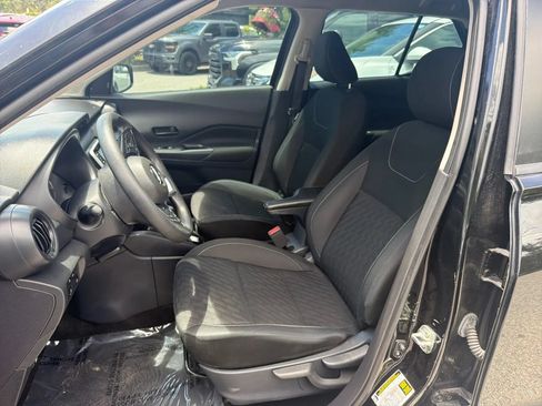 Used 2021 Nissan Kicks S FWD image 11
