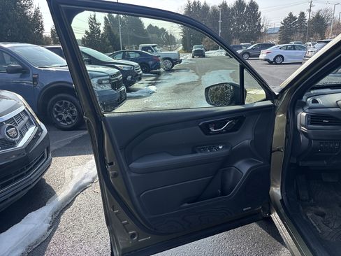 Used 2025 Subaru Forester Limited w/ Protection Package (1PH) image 16