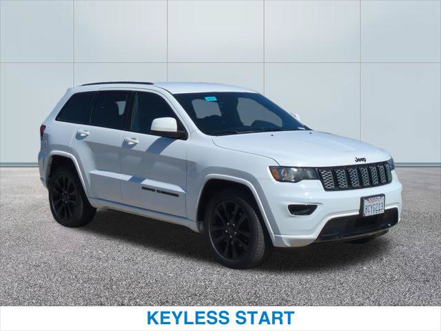 Used 2018 Jeep Grand Cherokee Altitude RWD image 4