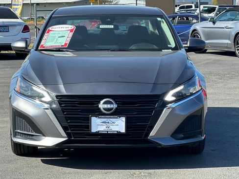 Used 2023 Nissan Altima 2.5 SV FWD image 9