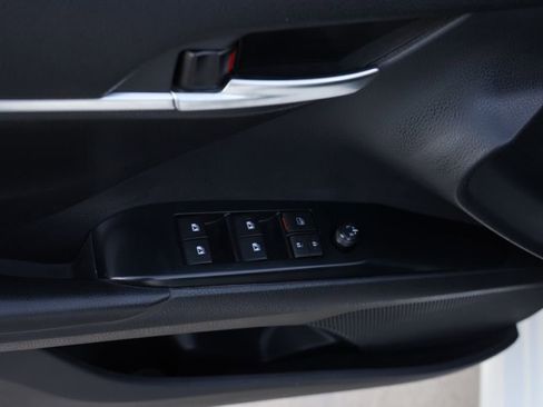 Used 2020 Toyota Camry LE image 11