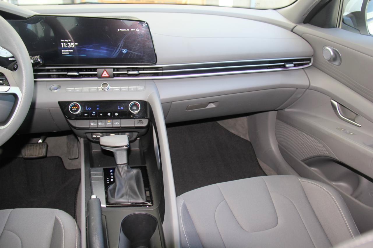 Used 2024 Hyundai Elantra SEL FWD image 17