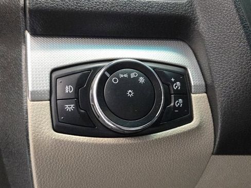 Used 2014 Ford Explorer XLT w/ Equipment Group 202A AWD/4WD image 23