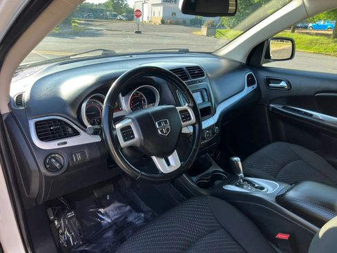 Used 2019 Dodge Journey SE w/ Premium Group FWD image 15