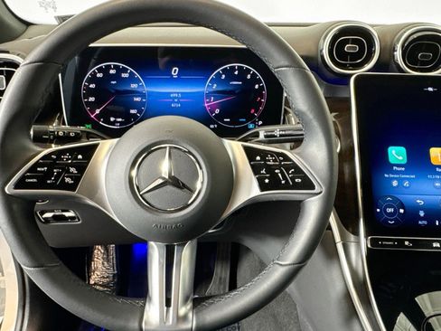 Used 2025 Mercedes-Benz GLC 300 image 11