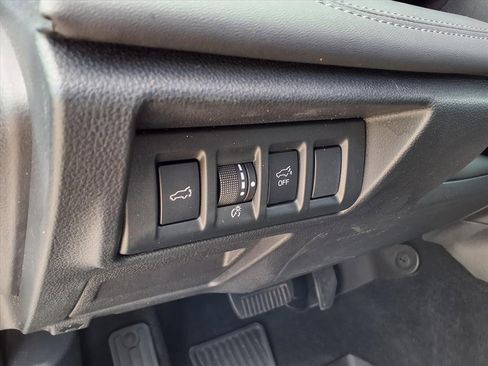 Used 2021 Subaru Outback Limited image 9