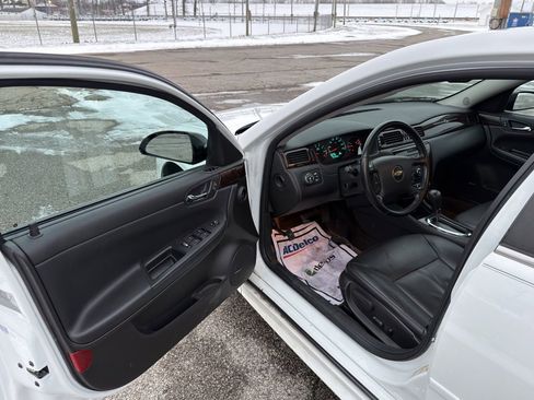 Used 2012 Chevrolet Impala LTZ image 34