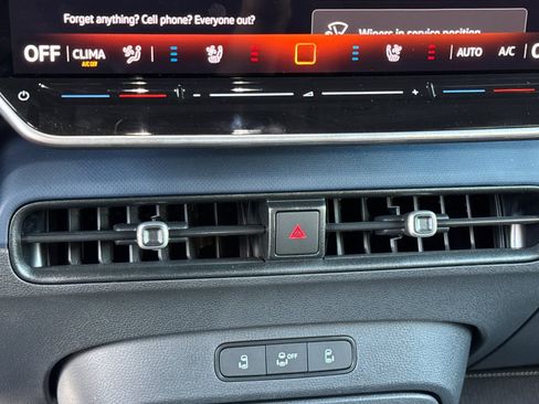 New 2025 Volkswagen ID. Buzz Pro S image 21