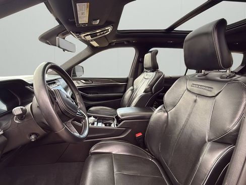 Used 2022 Jeep Grand Cherokee L Overland w/ Luxury Tech Group IV image 19