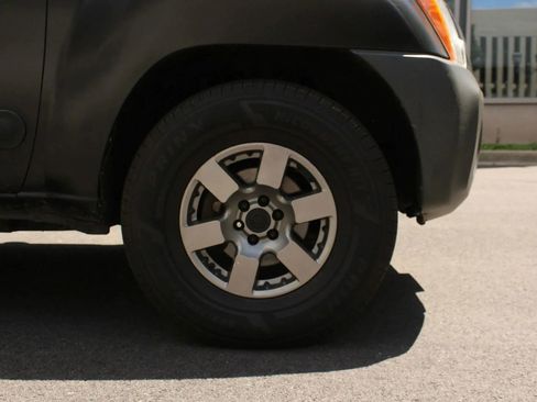 Used 2012 Nissan Xterra PRO-4X w/ Pro-4x Leather Pkg AWD/4WD image 4